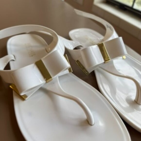 Michael Kors Kayden white jelly bow thong sandal - Picture 2 of 4